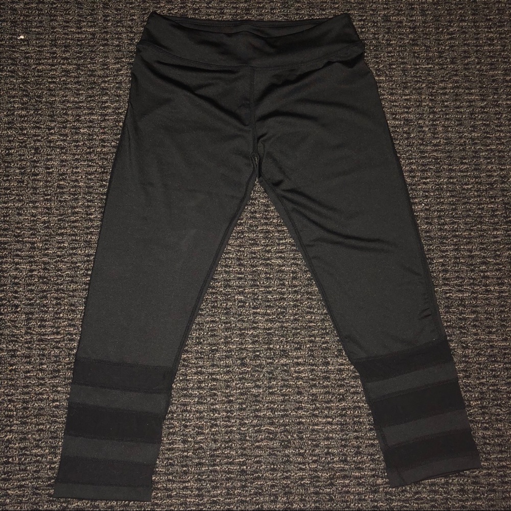 never worn cropped leggings with mesh detail